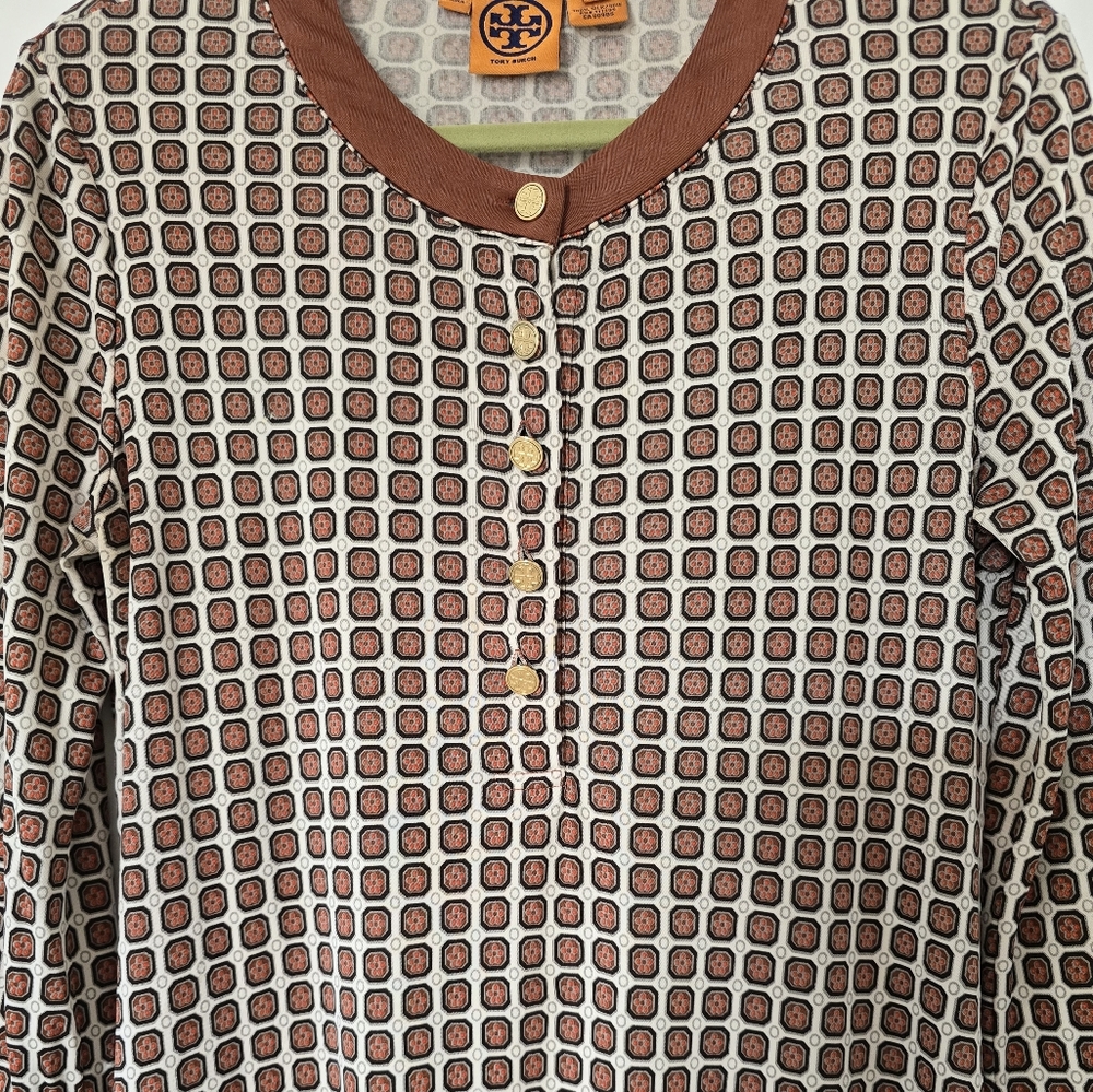 Geometric Patterned Tunic Top - Picture 2 of 4
